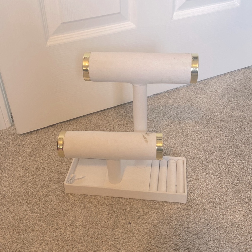 Jewelry stand